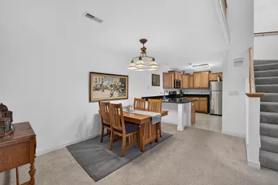 4810 S Waterview Ct, Greenfield, WI 53220 - Photo 6