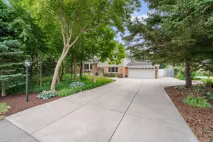 5393 S Allenwood Ln, Hales Corners, WI 53130 - Photo 4