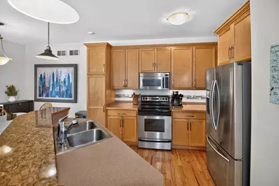 1004 E Garfield Ave #2, Milwaukee, WI 53212 - Photo 10