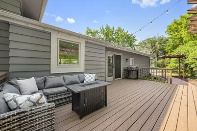 8680 N Regent Rd, Fox Point, WI 53217 - Photo 16