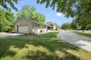8680 N Regent Rd, Fox Point, WI 53217 - Photo 22
