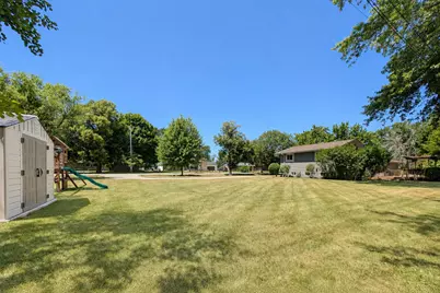 8680 N Regent Rd, Fox Point, WI 53217 - Photo 20
