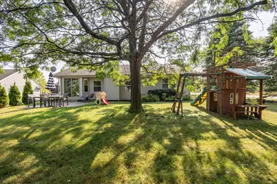 W145N10546  Heritage Hills Pkwy, Germantown, WI 53022 - Photo 6