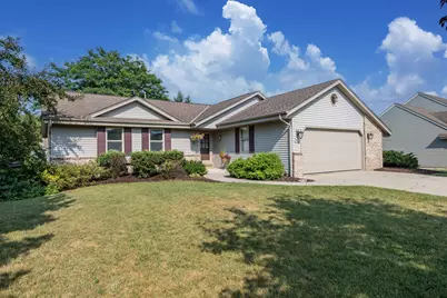 W145N10546  Heritage Hills Pkwy, Germantown, WI 53022 - Photo 1