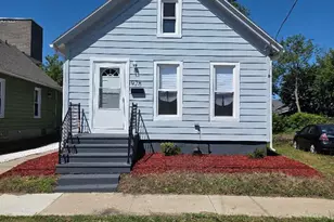 928 Wilson St, Racine, WI 53404 - Photo 1