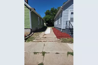 928  Wilson St, Racine, WI 53404 - Photo 2