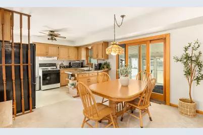 N87W18091  Summit Dr, Menomonee Falls, WI 53051 - Photo 10