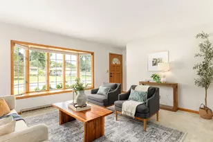 N87W18091 Summit Dr, Menomonee Falls, WI 53051 - Photo 6