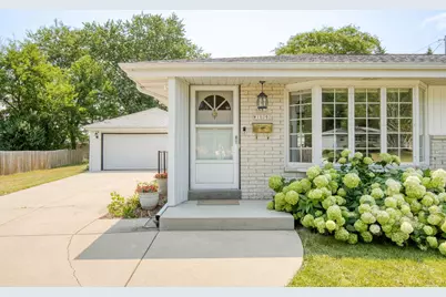 N87W18091  Summit Dr, Menomonee Falls, WI 53051 - Photo 2
