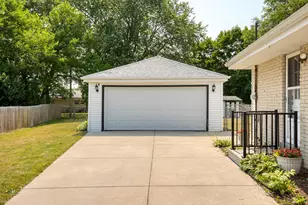 N87W18091 Summit Dr, Menomonee Falls, WI 53051 - Photo 24