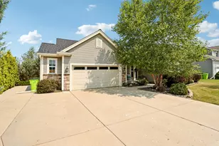 N8042 Timber Ridge Dr, Ixonia, WI 53036 - Photo 2