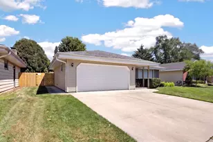 7911 32nd Ave, Kenosha, WI 53142 - Photo 2