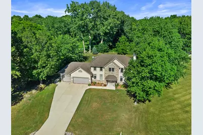 8620 S Hunting Park Dr, Franklin, WI 53132 - Photo 44