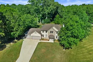 8620 S Hunting Park Dr, Franklin, WI 53132 - Photo 44