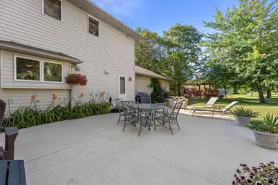 8620 S Hunting Park Dr, Franklin, WI 53132 - Photo 38