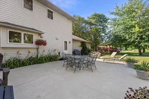 8620 S Hunting Park Dr, Franklin, WI 53132 - Photo 38