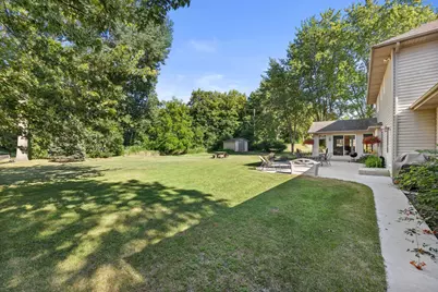 8620 S Hunting Park Dr, Franklin, WI 53132 - Photo 40