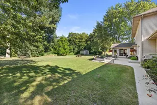 8620 S Hunting Park Dr, Franklin, WI 53132 - Photo 40