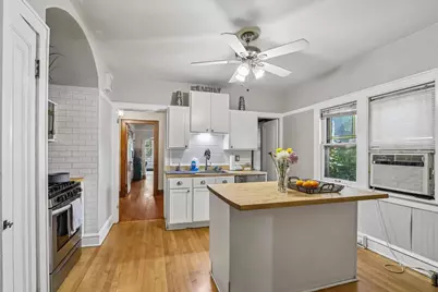 2803 N 51st St #2805, Milwaukee, WI 53210 - Photo 10