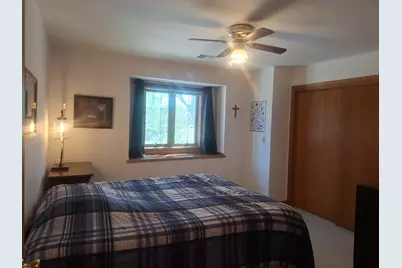 817  Quinlan Dr #E, Pewaukee, WI 53072 - Photo 6