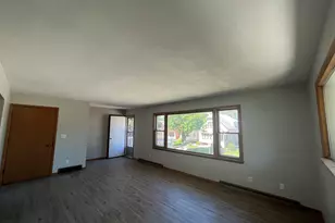 2150 S 83rd St, West Allis, WI 53219 - Photo 12