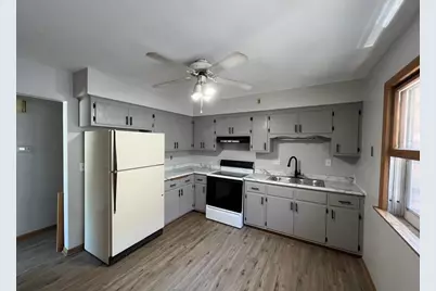 2150 S 83rd St #2152, West Allis, WI 53219 - Photo 8