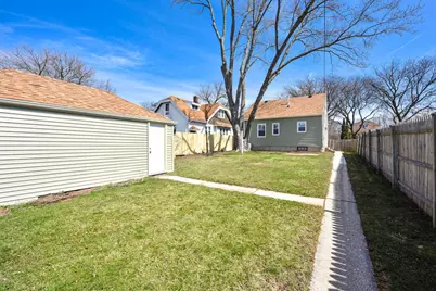4555 N 39th St, Milwaukee, WI 53209 - Photo 14