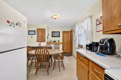 2410  Monroe Ave, Racine, WI 53405 - Photo 6