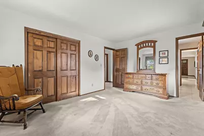 4972 S 65th St, Greenfield, WI 53220 - Photo 20