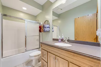 548  Fox River Hills Dr, Racine, WI 53185 - Photo 24
