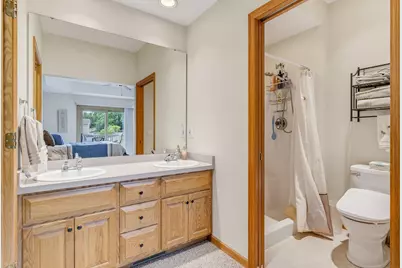 548  Fox River Hills Dr, Racine, WI 53185 - Photo 20