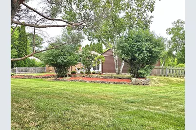 850 E Ellsworth Ln, Bayside, WI 53217 - Photo 18