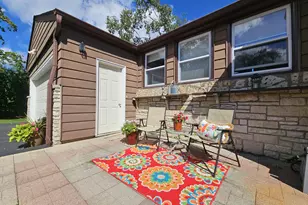 850 E Ellsworth Ln, Bayside, WI 53217 - Photo 8