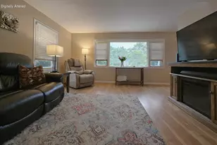 850 E Ellsworth Ln, Bayside, WI 53217 - Photo 26
