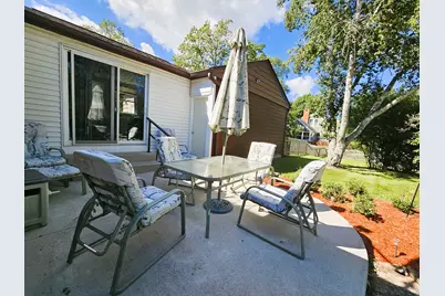 850 E Ellsworth Ln, Bayside, WI 53217 - Photo 16