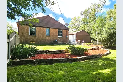 850 E Ellsworth Ln, Bayside, WI 53217 - Photo 14