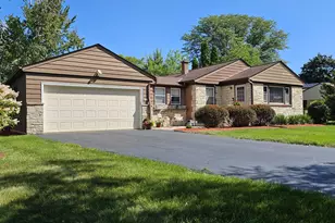 850 E Ellsworth Ln, Bayside, WI 53217 - Photo 2