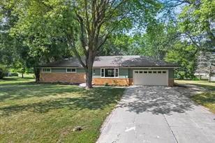 N57W18198 Juniper Ln, Menomonee Falls, WI 53051 - Photo 30