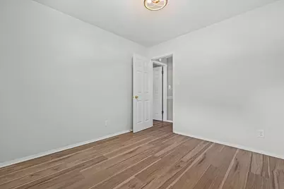 N57W18198  Juniper Ln, Menomonee Falls, WI 53051 - Photo 22