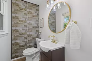 N57W18198 Juniper Ln, Menomonee Falls, WI 53051 - Photo 18