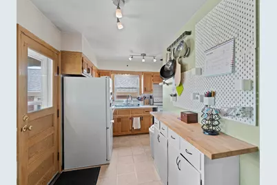 3169 N 93rd St, Milwaukee, WI 53222 - Photo 8