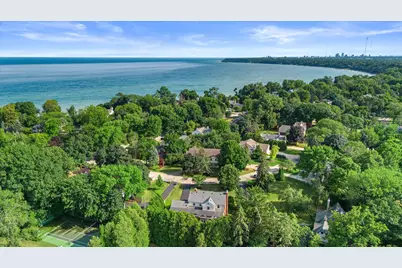 7039 N Belmont Ln, Fox Point, WI 53217 - Photo 58