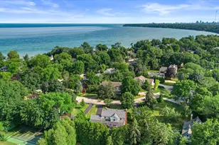 7039 N Belmont Ln, Fox Point, WI 53217 - Photo 6