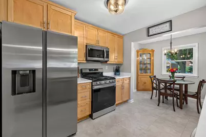 425 W Van Norman Ave, Milwaukee, WI 53207 - Photo 6