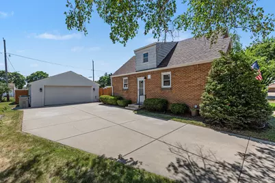 425 W Van Norman Ave, Milwaukee, WI 53207 - Photo 38