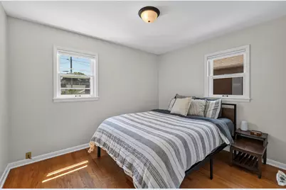 425 W Van Norman Ave, Milwaukee, WI 53207 - Photo 14