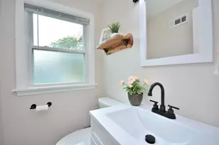 2836 N 90th St, Milwaukee, WI 53222 - Photo 8