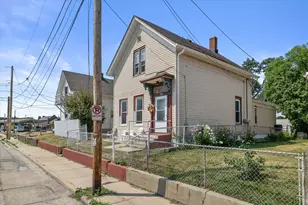 918 Peck Ave, Racine, WI 53404 - Photo 2