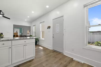 918  Peck Ave, Racine, WI 53404 - Photo 10