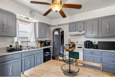 8925 W Cleveland Ave, West Allis, WI 53227 - Photo 8